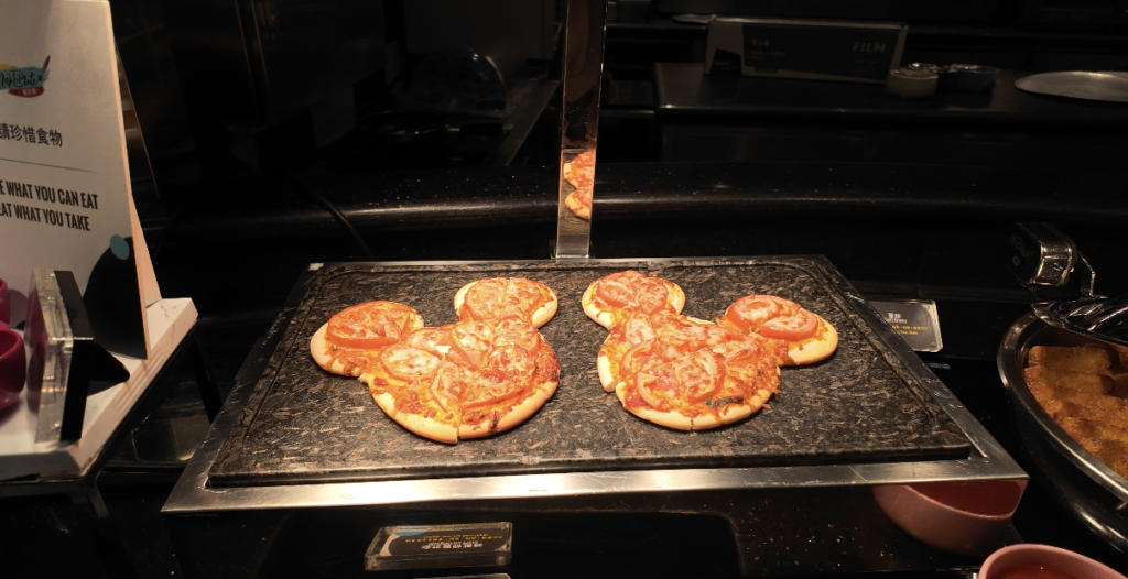 インク&プレートのメニュー_ピザ