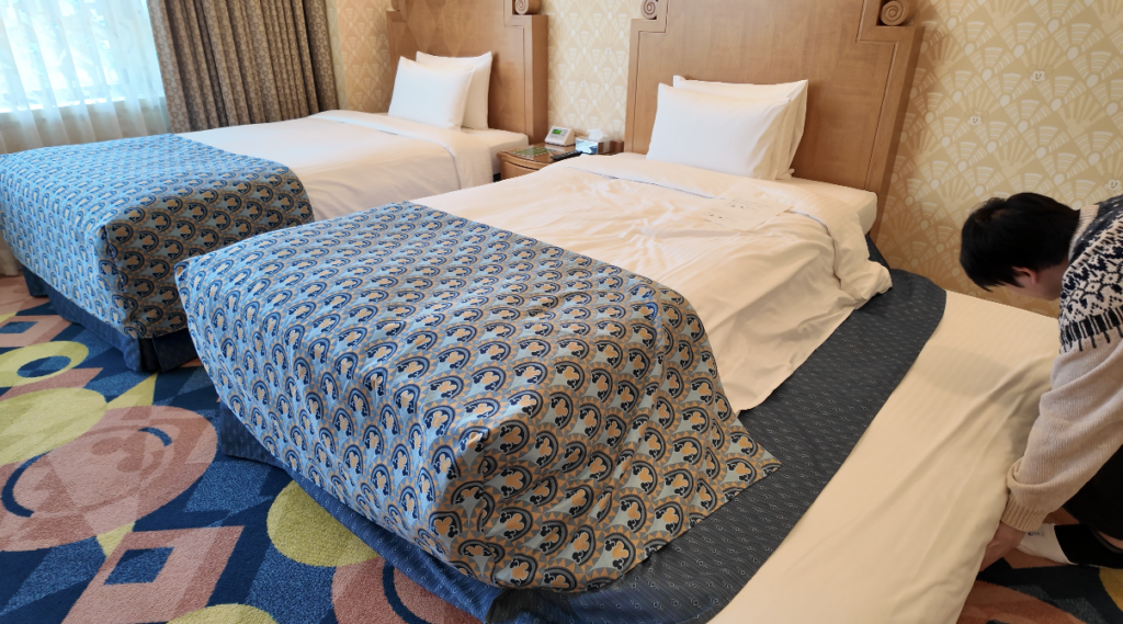 アンバサダーホテルのトランドルベッド